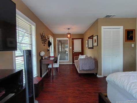 1401 Dezarae 4 San Antonio TX 78253