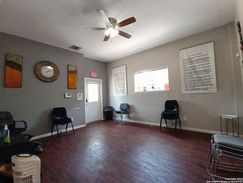 1401 Dezarae 4 San Antonio TX 78253