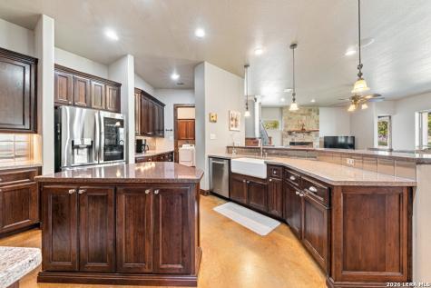507 Enchanted Oak Drive La Vernia TX 78121