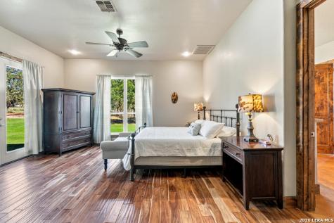 507 Enchanted Oak Drive La Vernia TX 78121