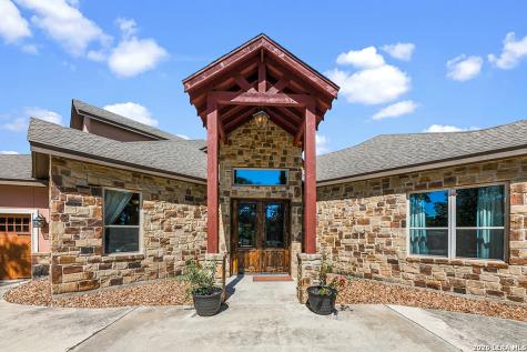 507 Enchanted Oak Drive La Vernia TX 78121