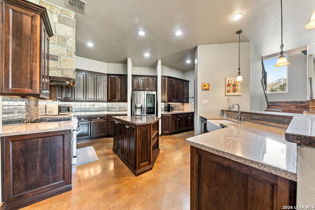 507 Enchanted Oak Drive La Vernia TX 78121