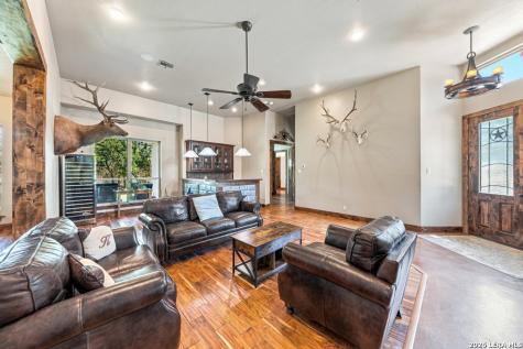 507 Enchanted Oak Drive La Vernia TX 78121