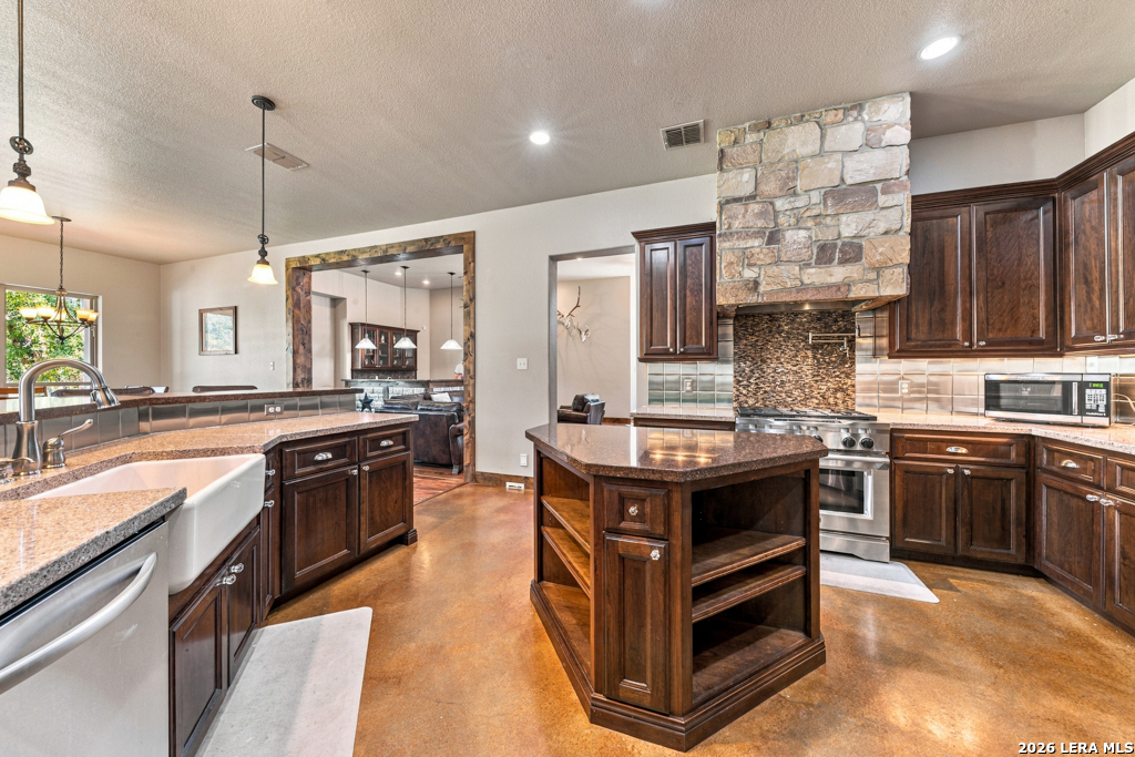 507 Enchanted Oak Drive La Vernia TX 78121