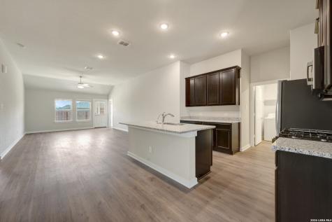 6754 Red Buffalo Trail San Antonio TX 78253