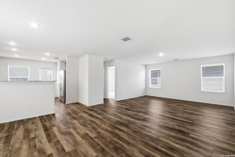 6322 Sycamore Run San Antonio TX 78219