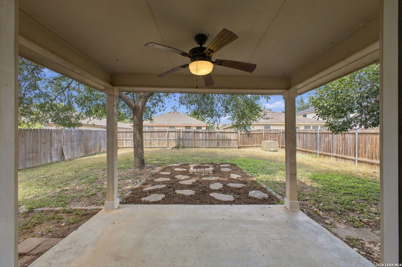 9007 Walnut Springs Universal City TX 78148