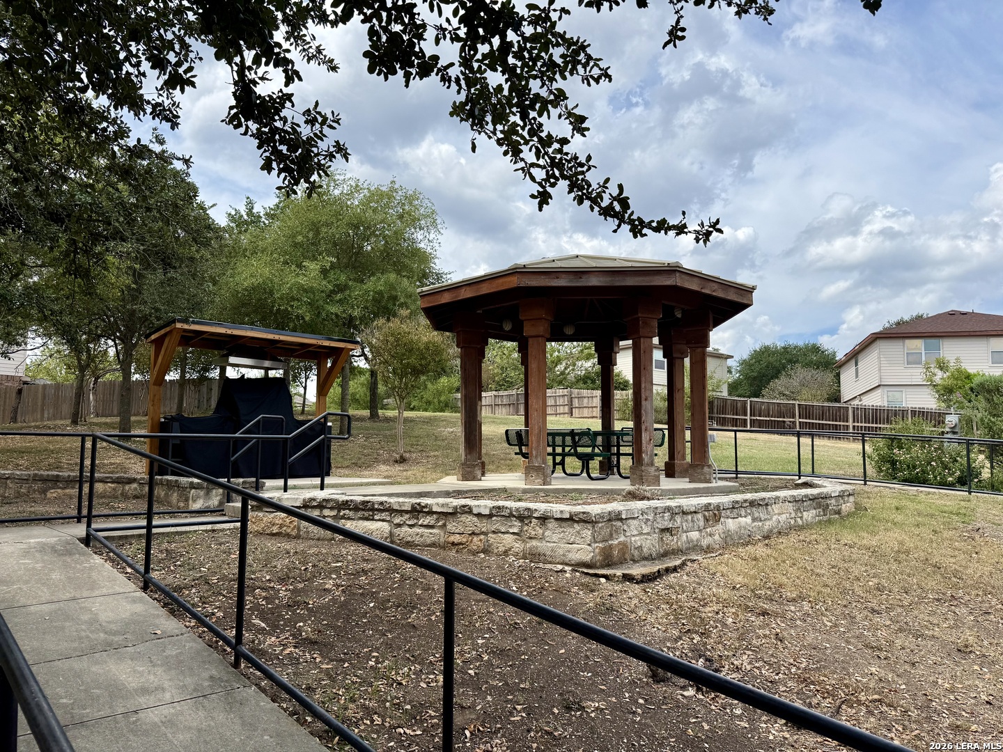 9007 Walnut Springs Universal City TX 78148