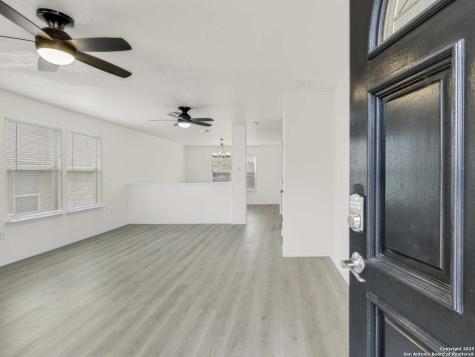 11018 Dublin Field San Antonio TX 78254