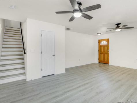 11018 Dublin Field San Antonio TX 78254