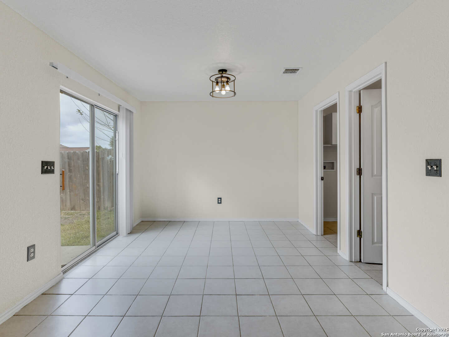 11018 Dublin Field San Antonio TX 78254