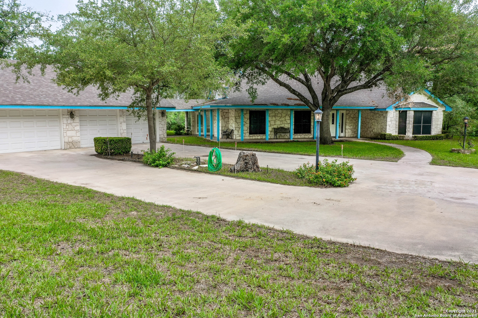 205 Sky View Drive Adkins TX 78101
