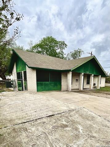 500 S Minneapolis Street Beeville TX 78102