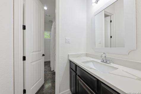 2607 Kangaroo New Braunfels TX 78132