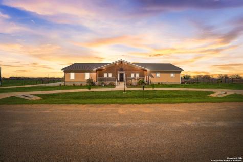 151 Hidden Ranch Court Floresville TX 78114