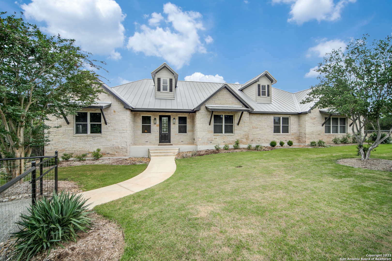 106 Big Horn Boerne TX 78006