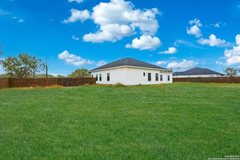 128 Hidden Ranch Court Floresville TX 78114