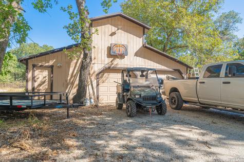 188 Oakview Drive La Vernia TX 78121
