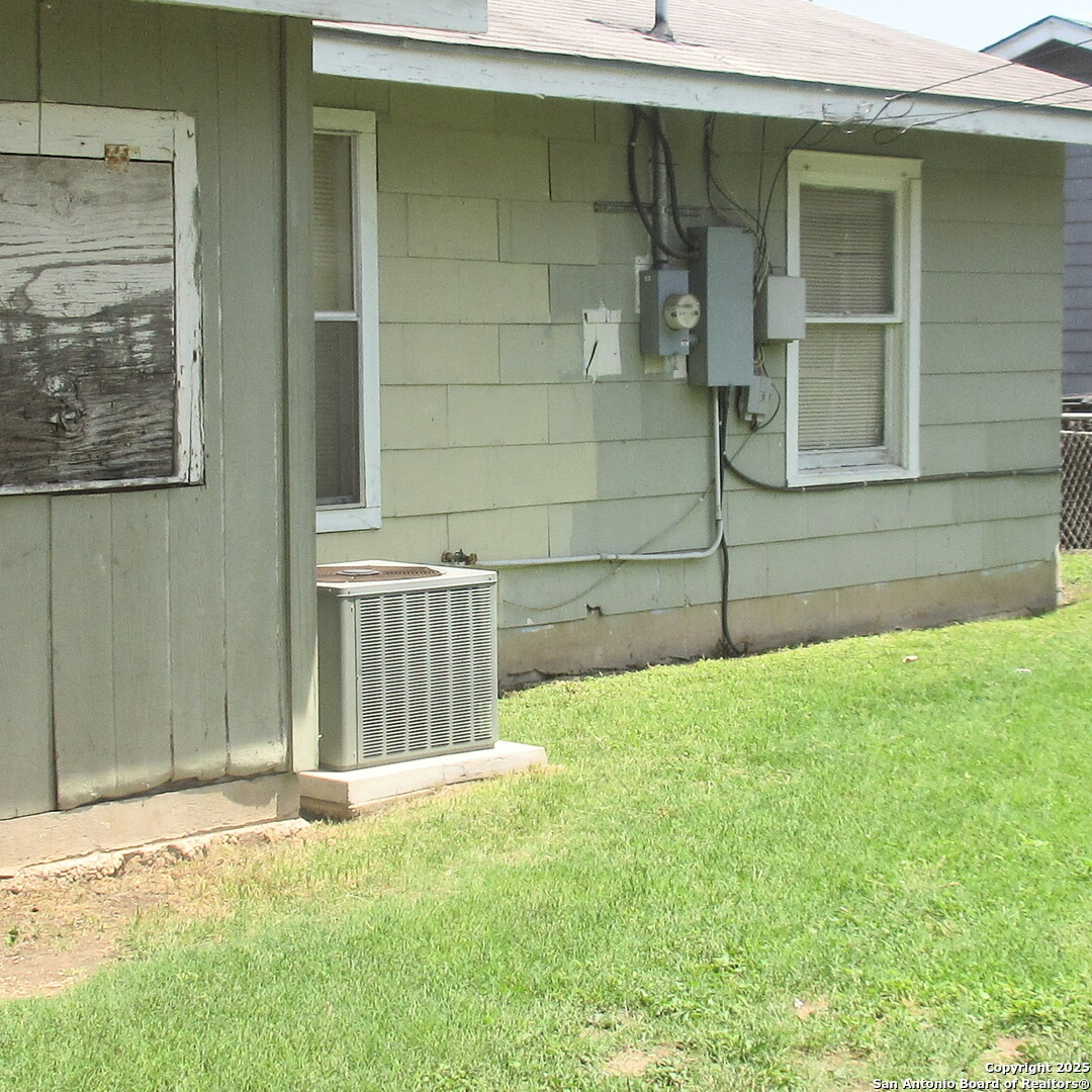 166 Hartford San Antonio TX 78223