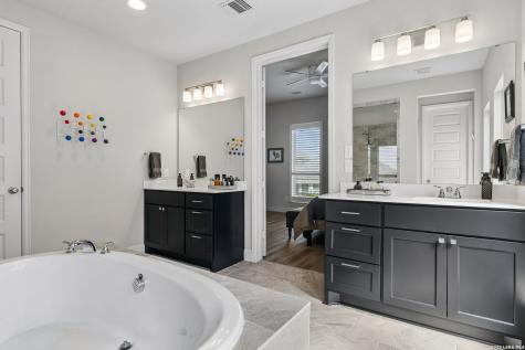 2122 Dalhart San Antonio TX 78253