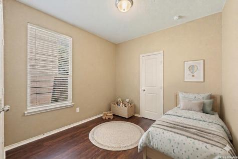 105 Rolling Creek Boerne TX 78006