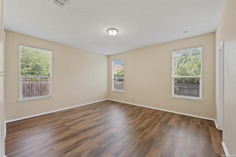 105 Rolling Creek Boerne TX 78006