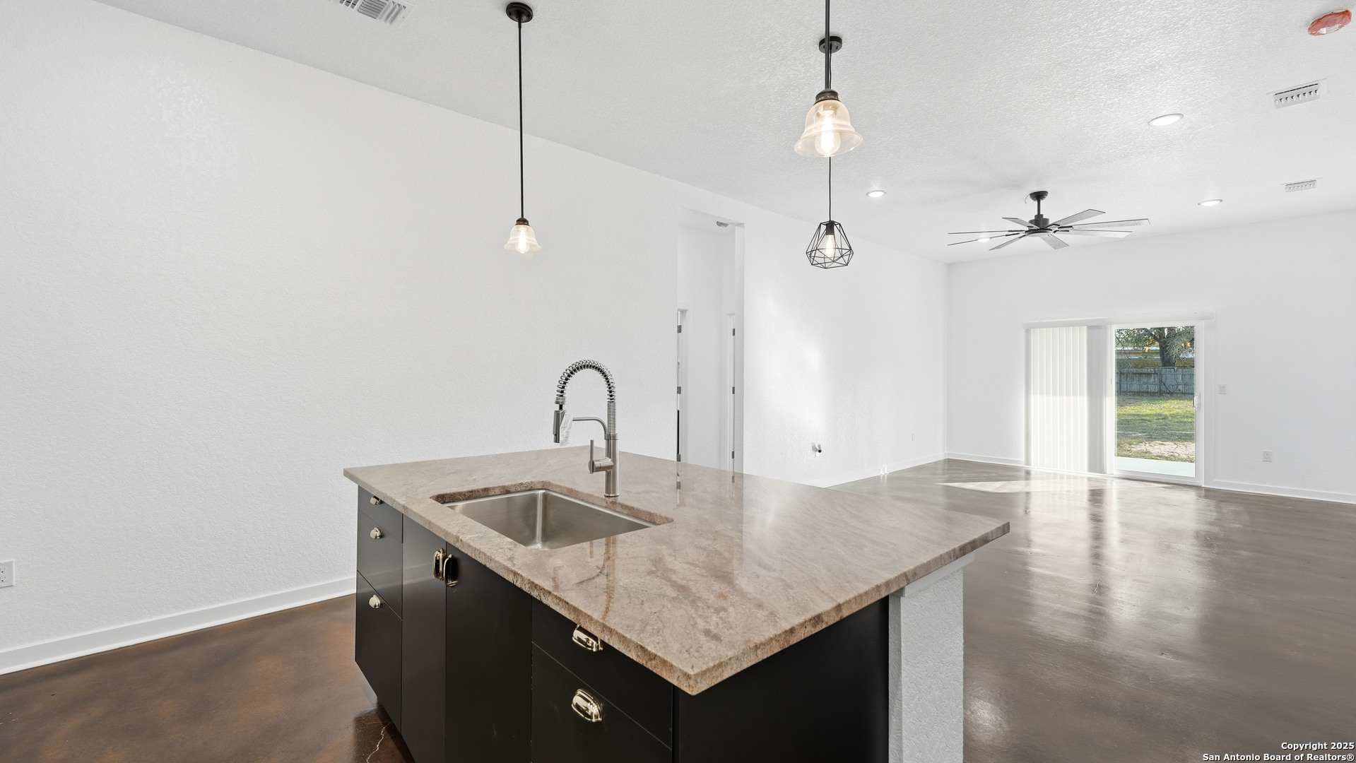 4606 Lee Way Elmendorf TX 78112