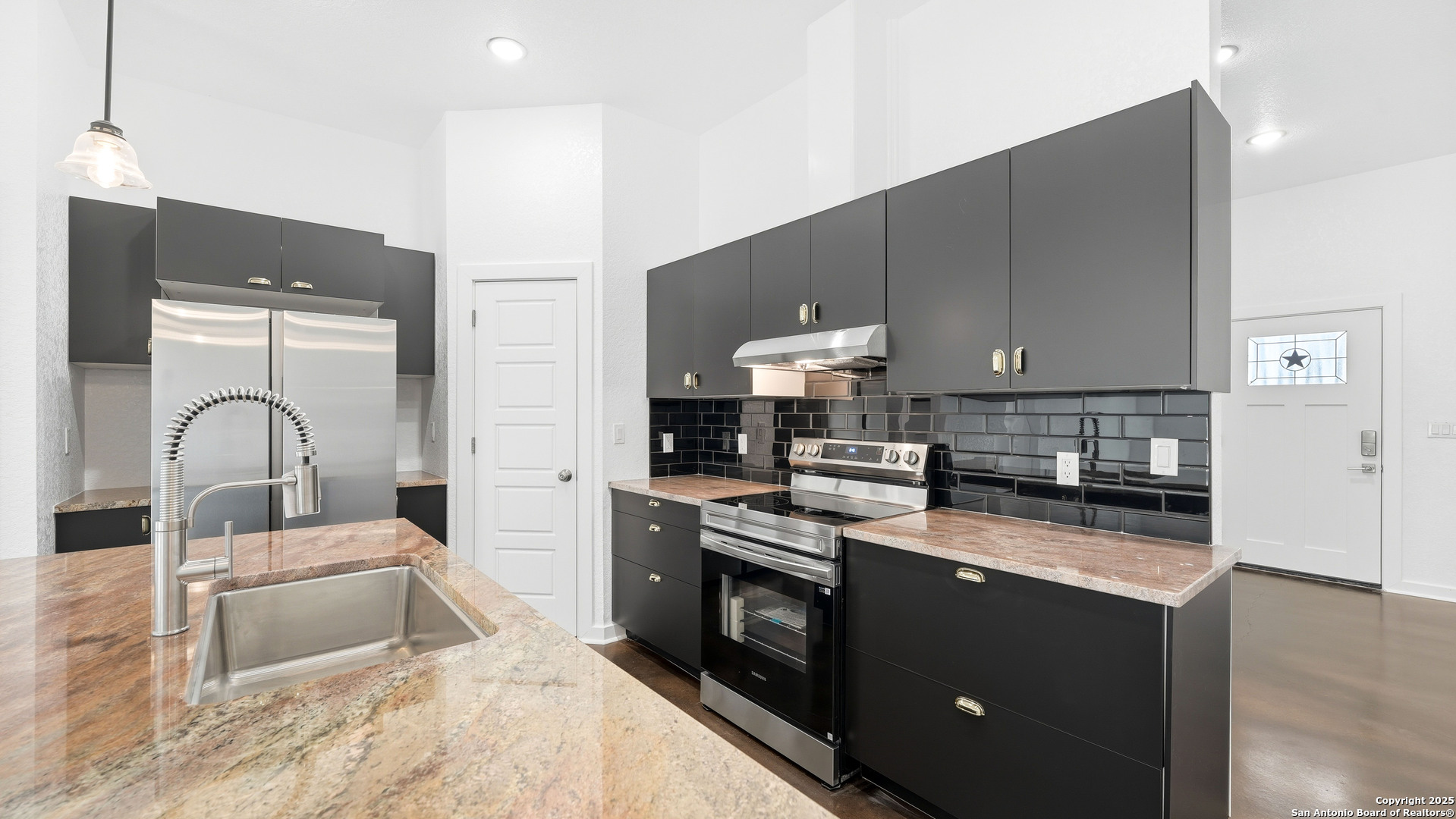4606 Lee Way Elmendorf TX 78112