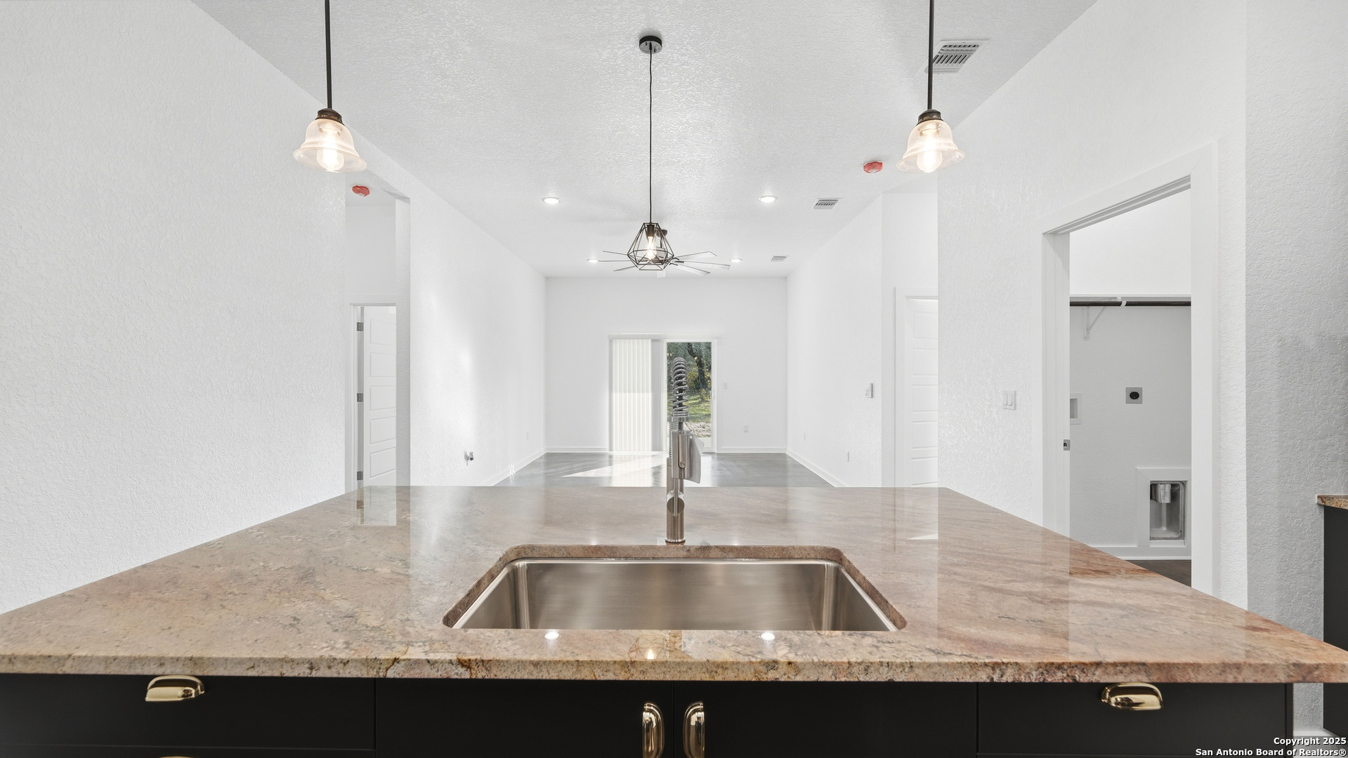 4606 Lee Way Elmendorf TX 78112