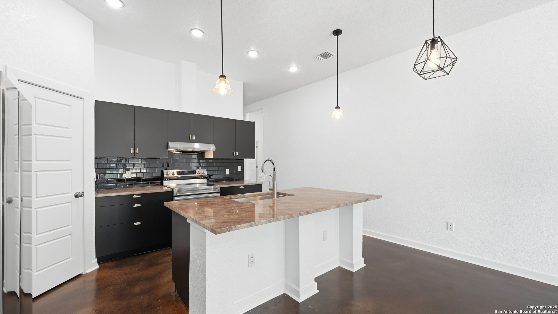 4606 Lee Way Elmendorf TX 78112