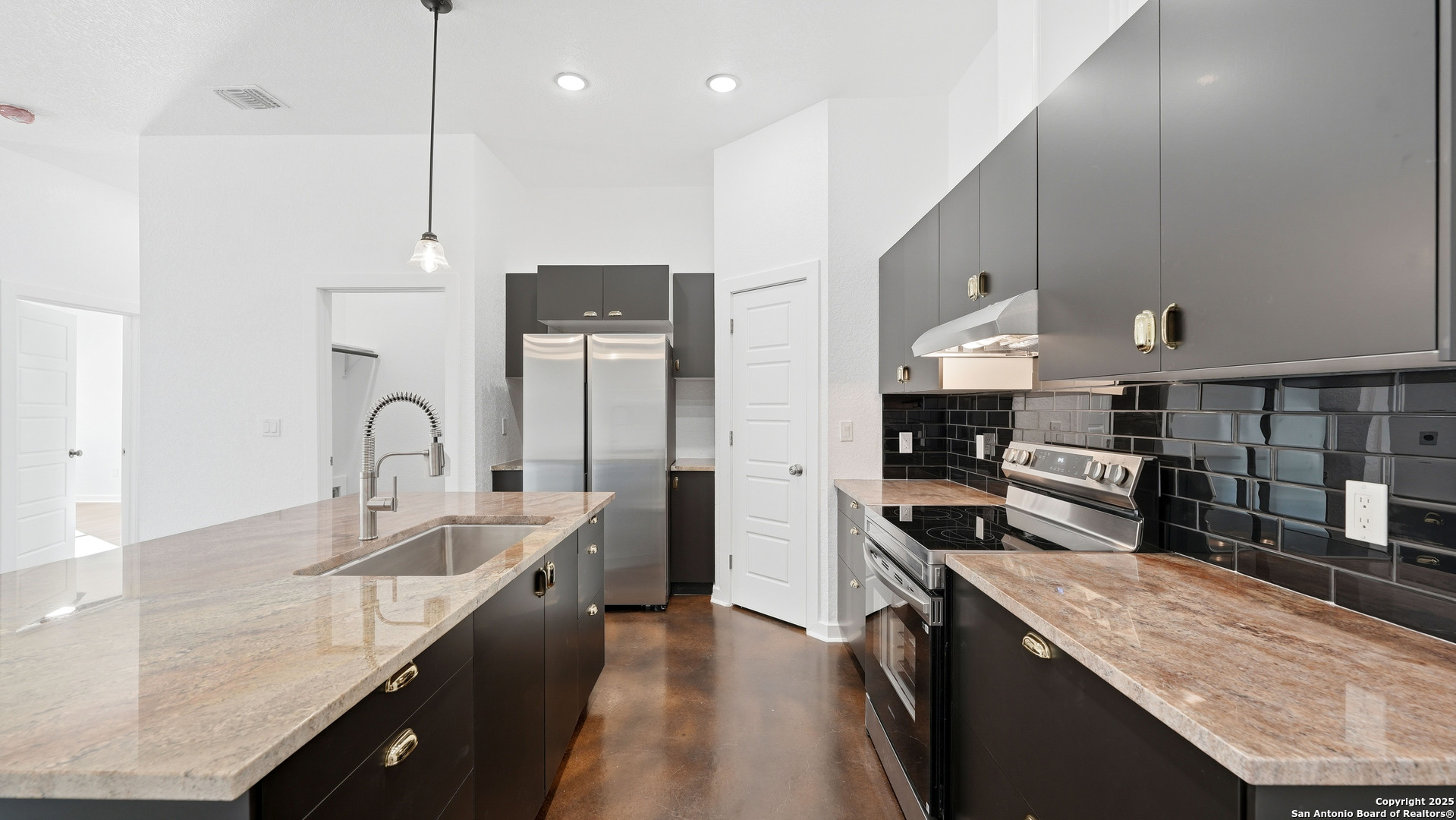 4606 Lee Way Elmendorf TX 78112
