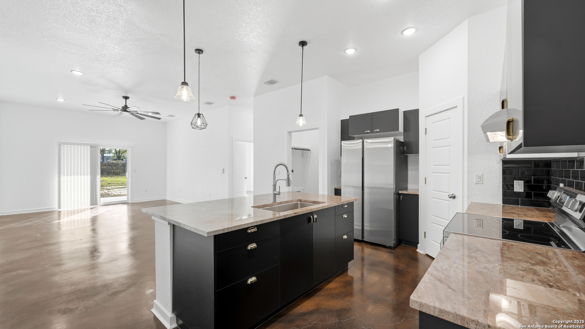 4606 Lee Way Elmendorf TX 78112
