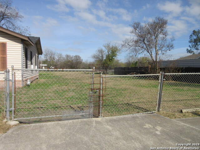 000 Eldridge Avenue San Antonio TX 78237