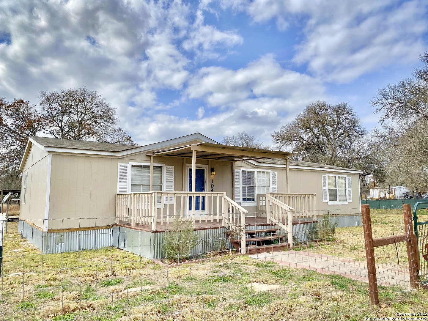 104 Little Creek Drive Floresville TX 78114