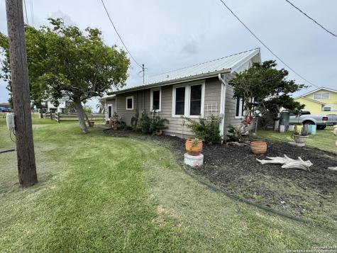 549 Marshall Johnson Avenue S Port Lavaca TX 77979