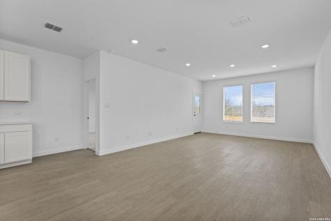 6521 Titan Park Converse TX 78109