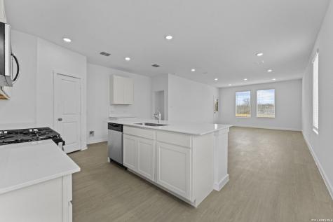 6521 Titan Park Converse TX 78109