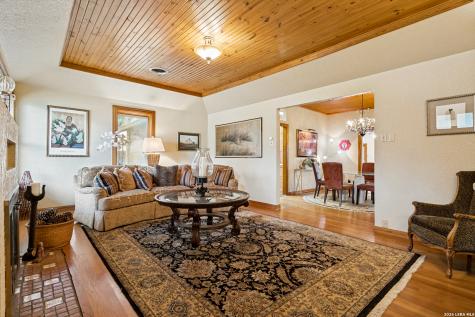 438 Paseo Encinal Street Olmos Park TX 78212