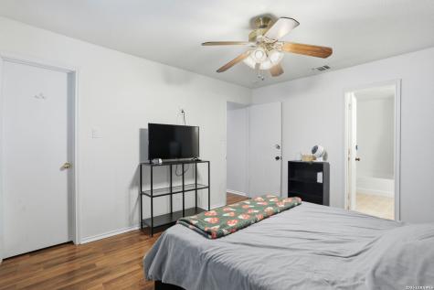 10727 Shaencrossing San Antonio TX 78254