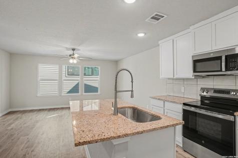 310 W Evergreen Street #121 San Antonio TX 78212