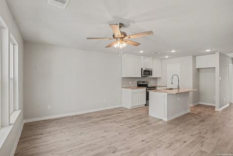 310 W Evergreen Street #121 San Antonio TX 78212