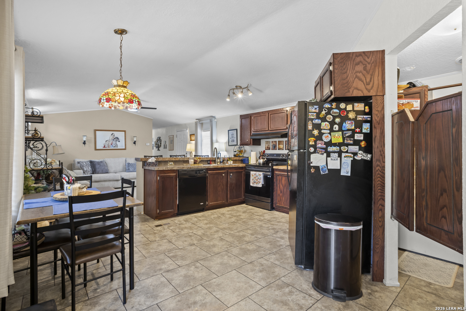 482 Center Lakehills TX 78063