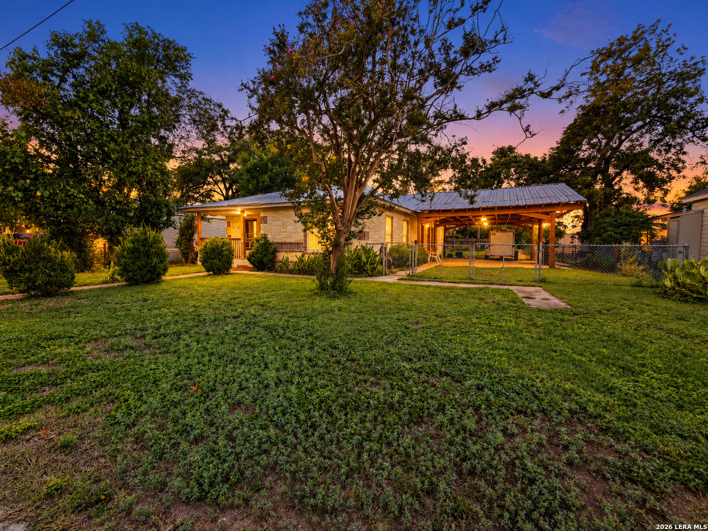 1306 1 /2 16th Street Hondo TX 78861
