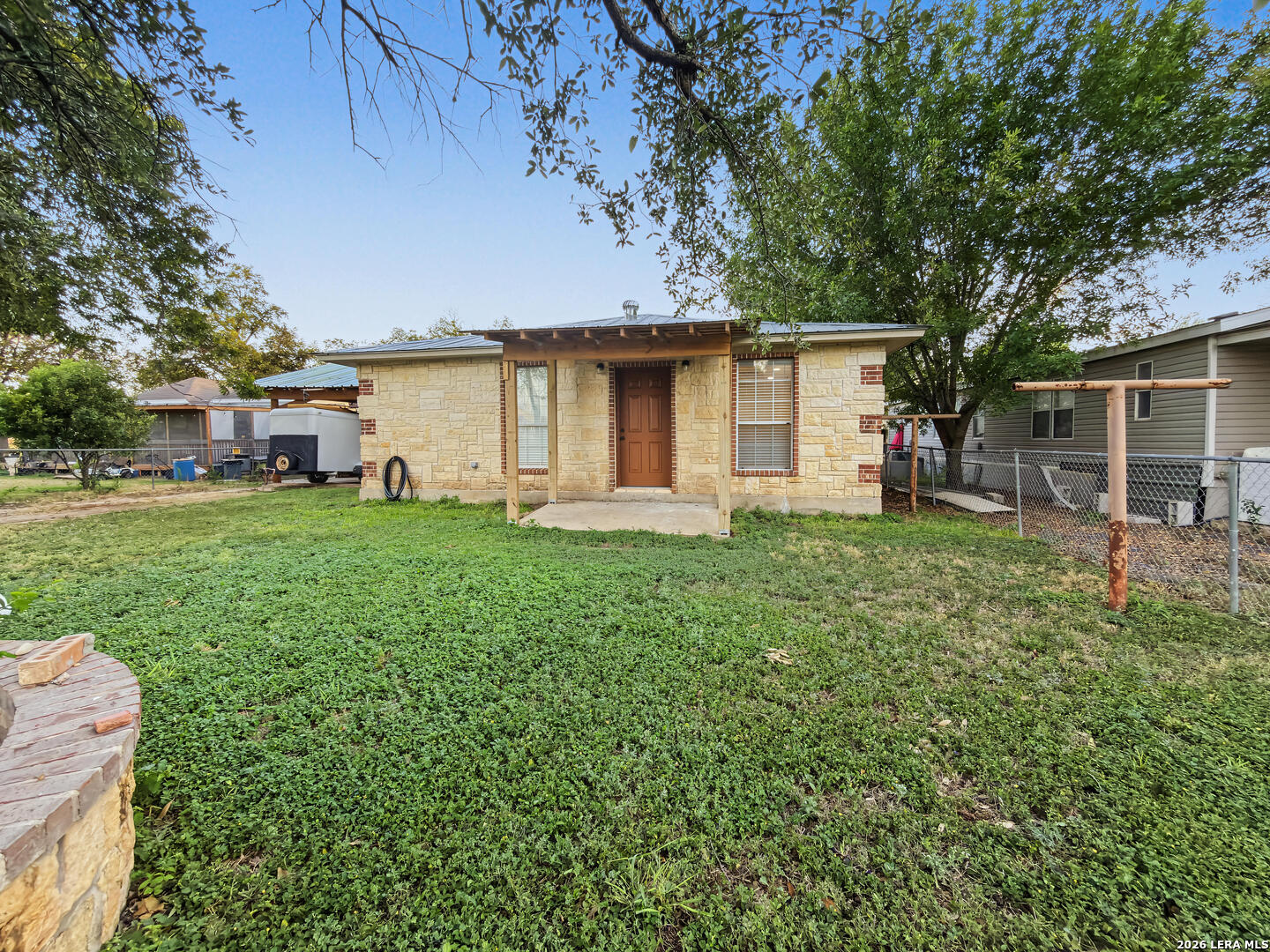 1306 1 /2 16th Street Hondo TX 78861