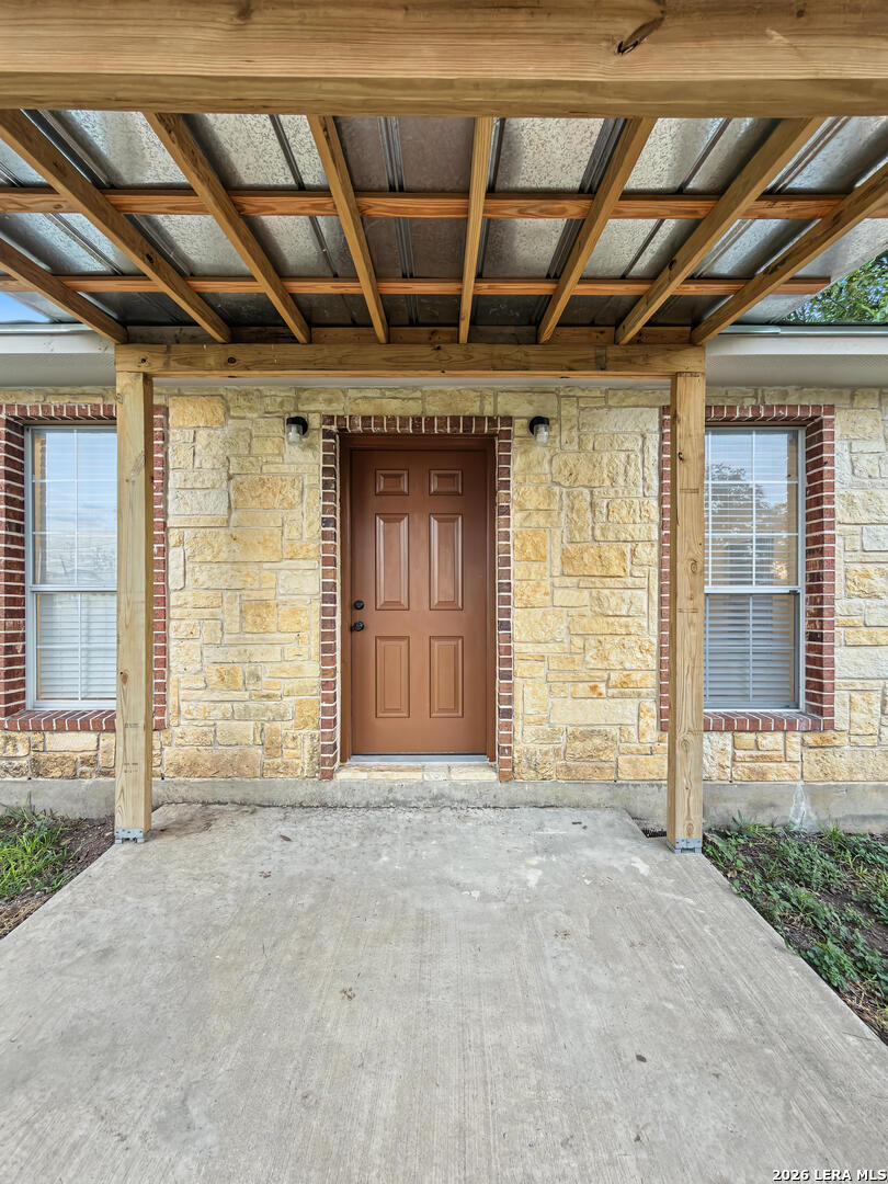 1306 1 /2 16th Street Hondo TX 78861