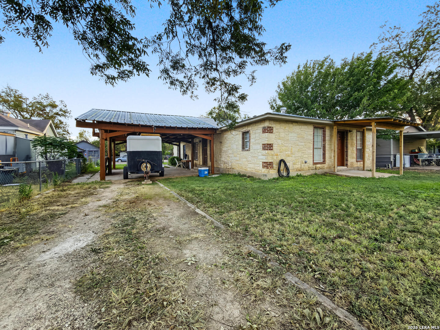 1306 1 /2 16th Street Hondo TX 78861