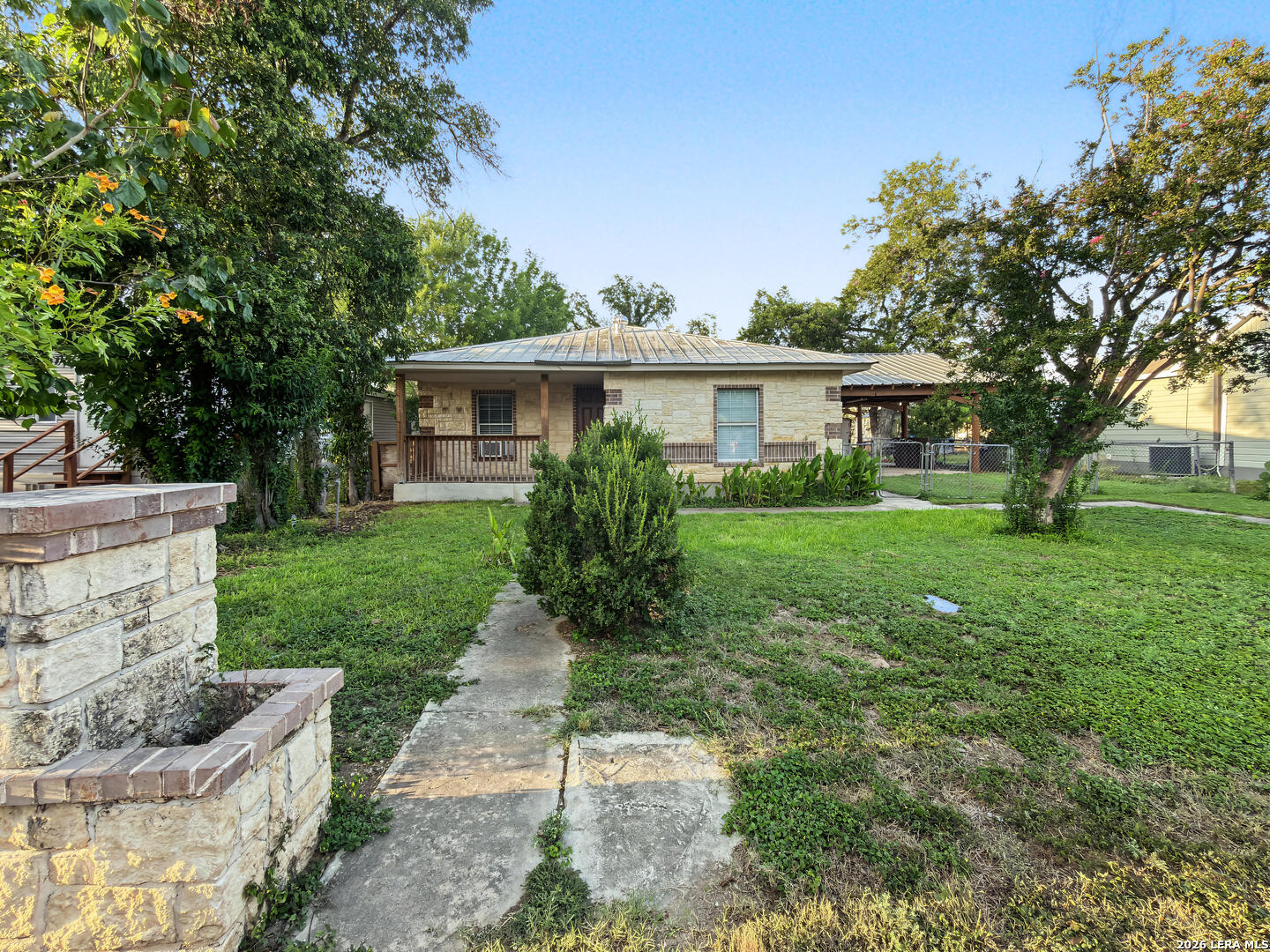 1306 1 /2 16th Street Hondo TX 78861