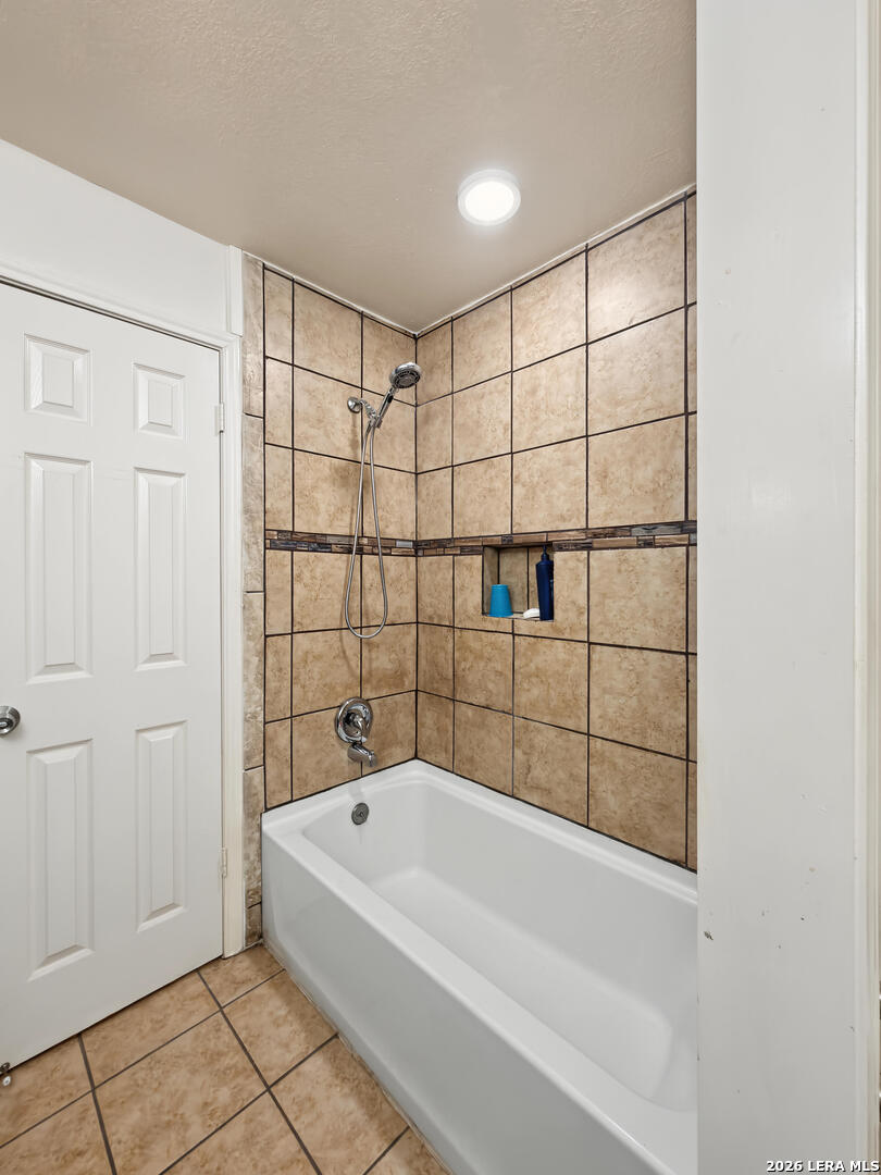1306 1 /2 16th Street Hondo TX 78861