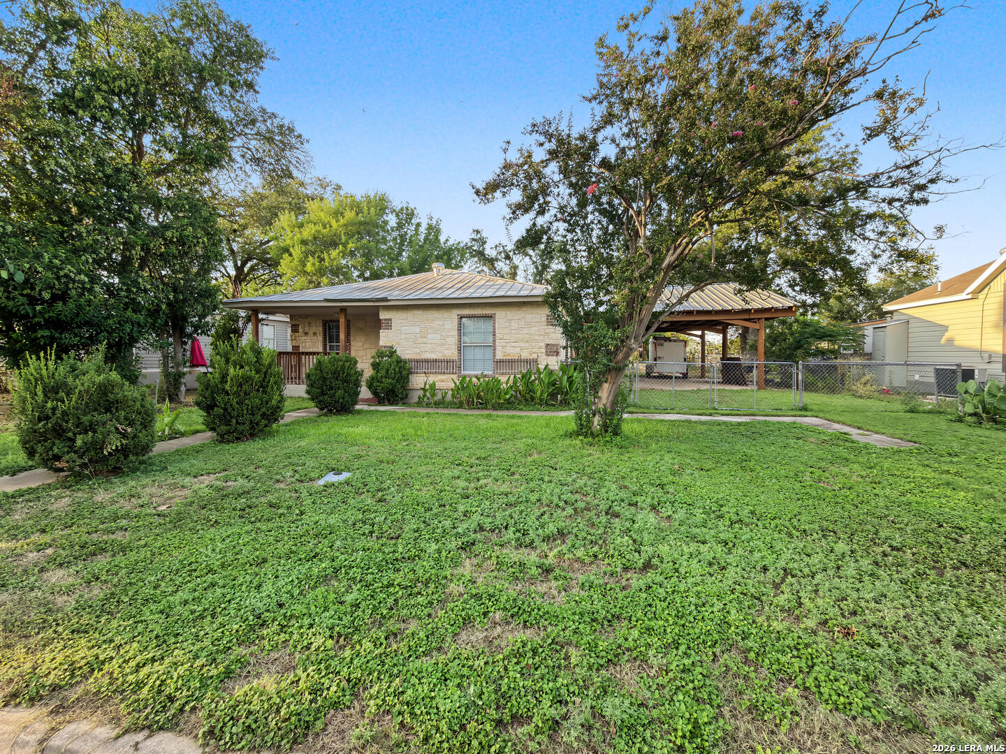 1306 1 /2 16th Street Hondo TX 78861