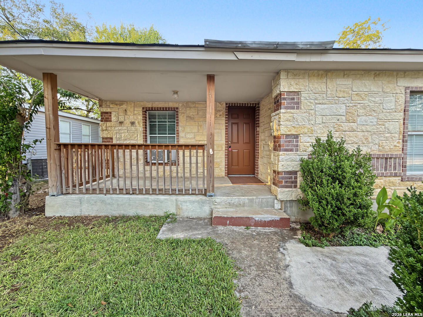 1306 1 /2 16th Street Hondo TX 78861